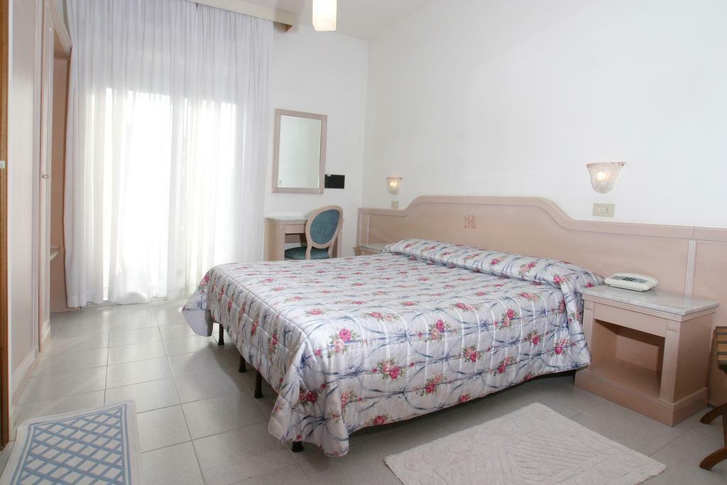 Hotel Margherita Lido di Jesolo Exterior photo