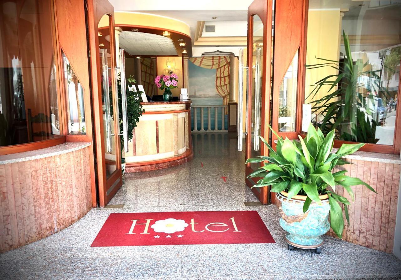 Hotel Margherita Lido di Jesolo Exterior photo
